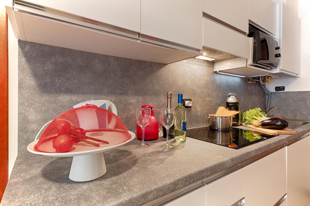 Modern Lakefront 2-Bedroom Apartment Acquaseria ภายนอก รูปภาพ